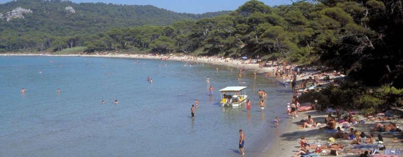 plage-de-notre-dame-porquerolles_format_1280x500.jpg