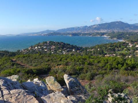 Vue sur les monts toulonnais depuis le massif de la Colle noire - Commune du Pradet - Massif de la Colle Noire