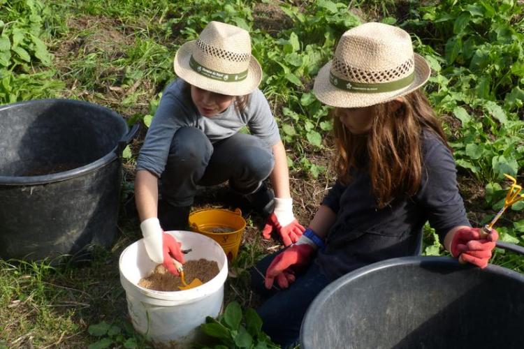 Domaine du Rayol - Activité enfant "Les mains dans la terre"