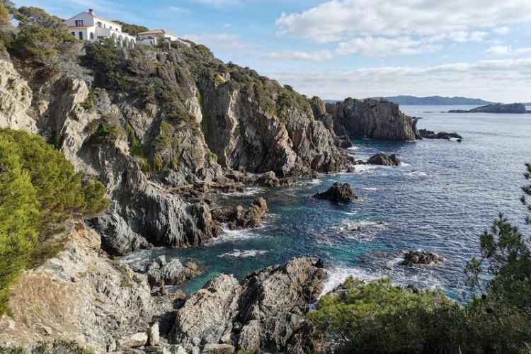 Sentier du littoral en direction du Port Auguier